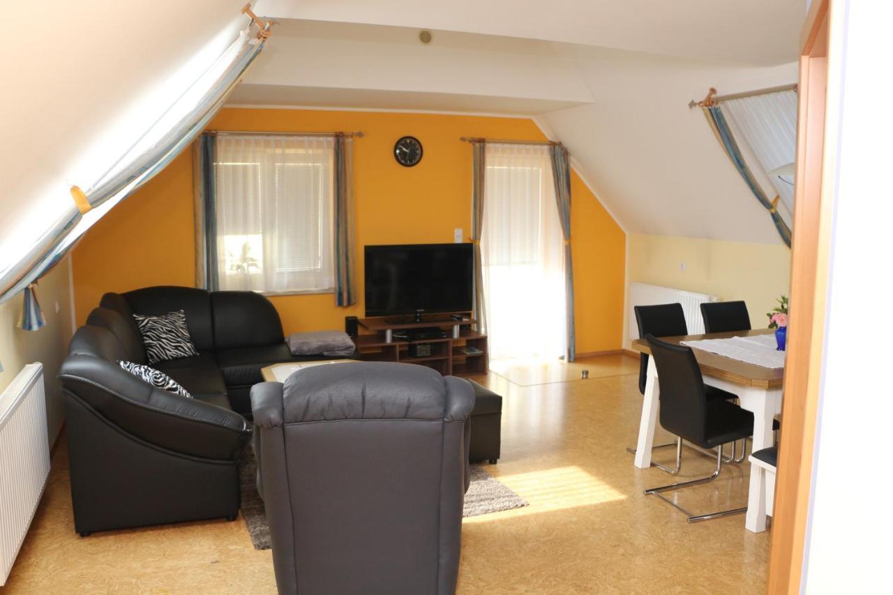 Ferienwohnung Moni Geiseldorf Dış mekan fotoğraf